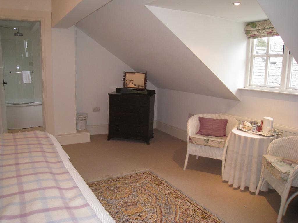 Shola Coach House B&B Coleraine Room photo