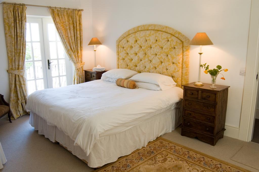 Shola Coach House B&B Coleraine Room photo